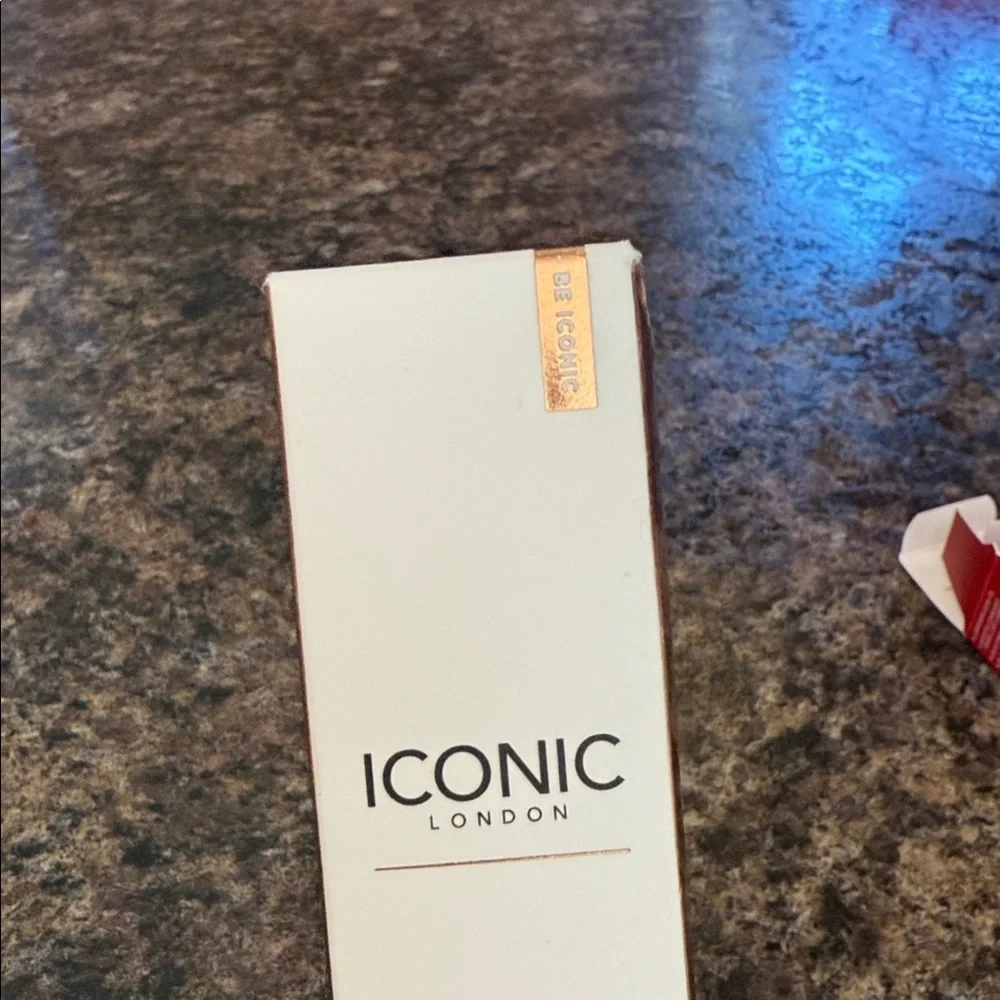 Iconic London Radiance Booster Caramel Glow